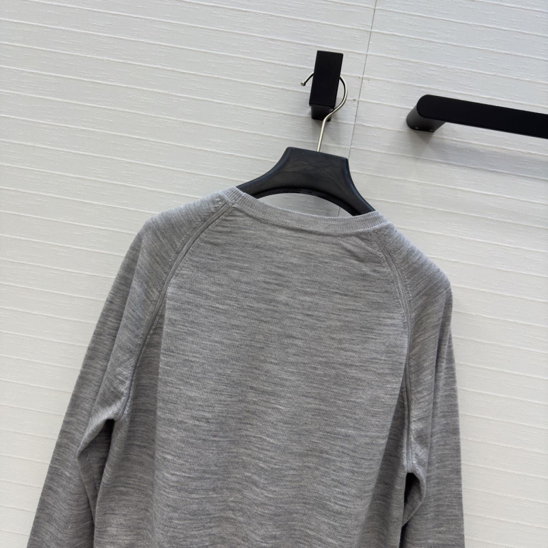 H**me5 sweaters